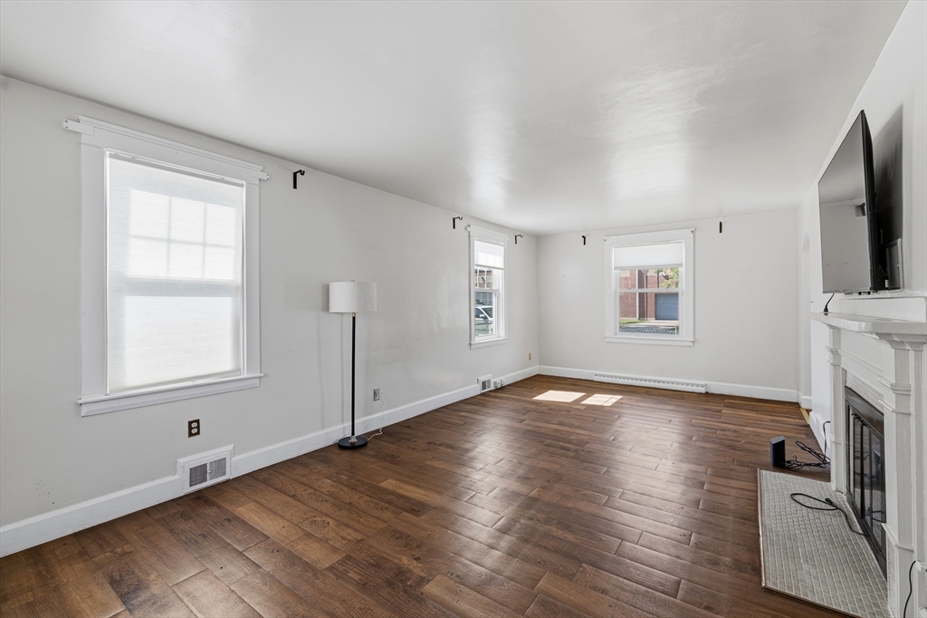 322 Harwich St Property Photo 6