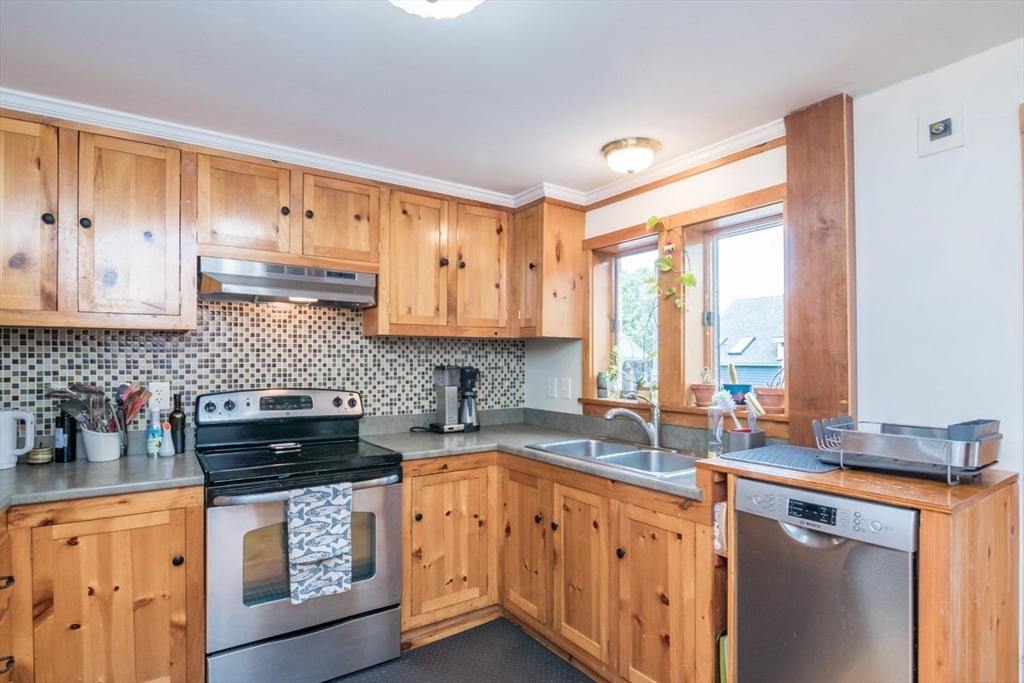 36 Conz St Property Photo 15