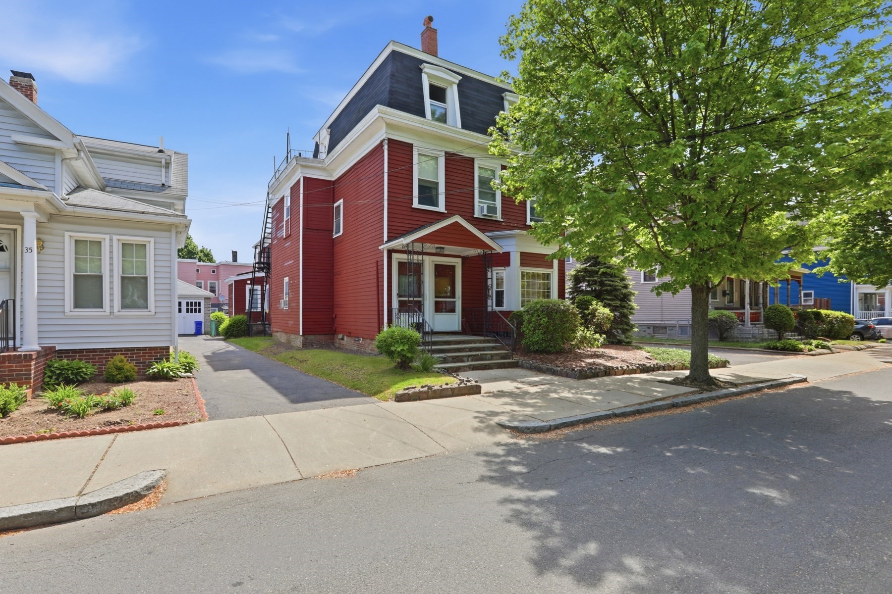 29-31 Sprague St Property Photo 1