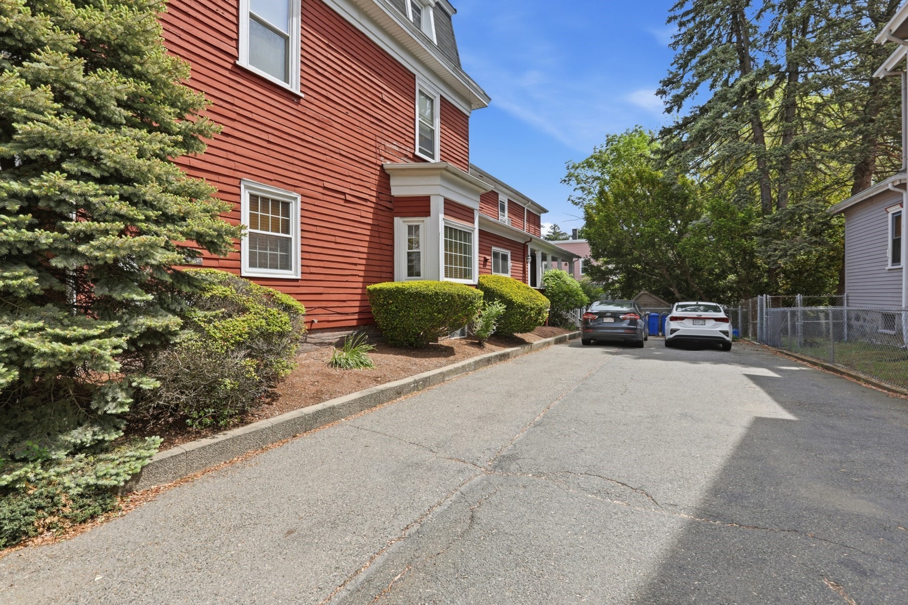 29-31 Sprague St Property Photo 5