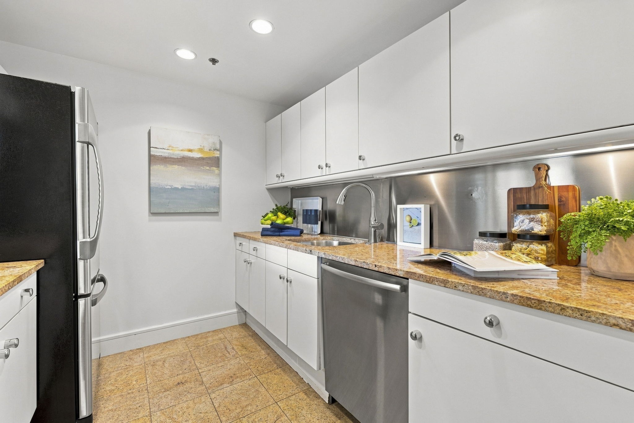 75-83 Cambridge Parkway # E405 Property Photo 13
