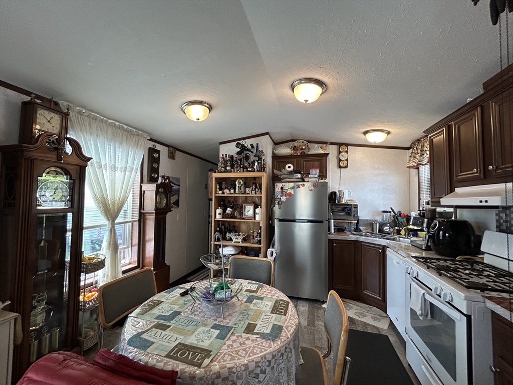 96 Newbury # 9b Property Photo 3