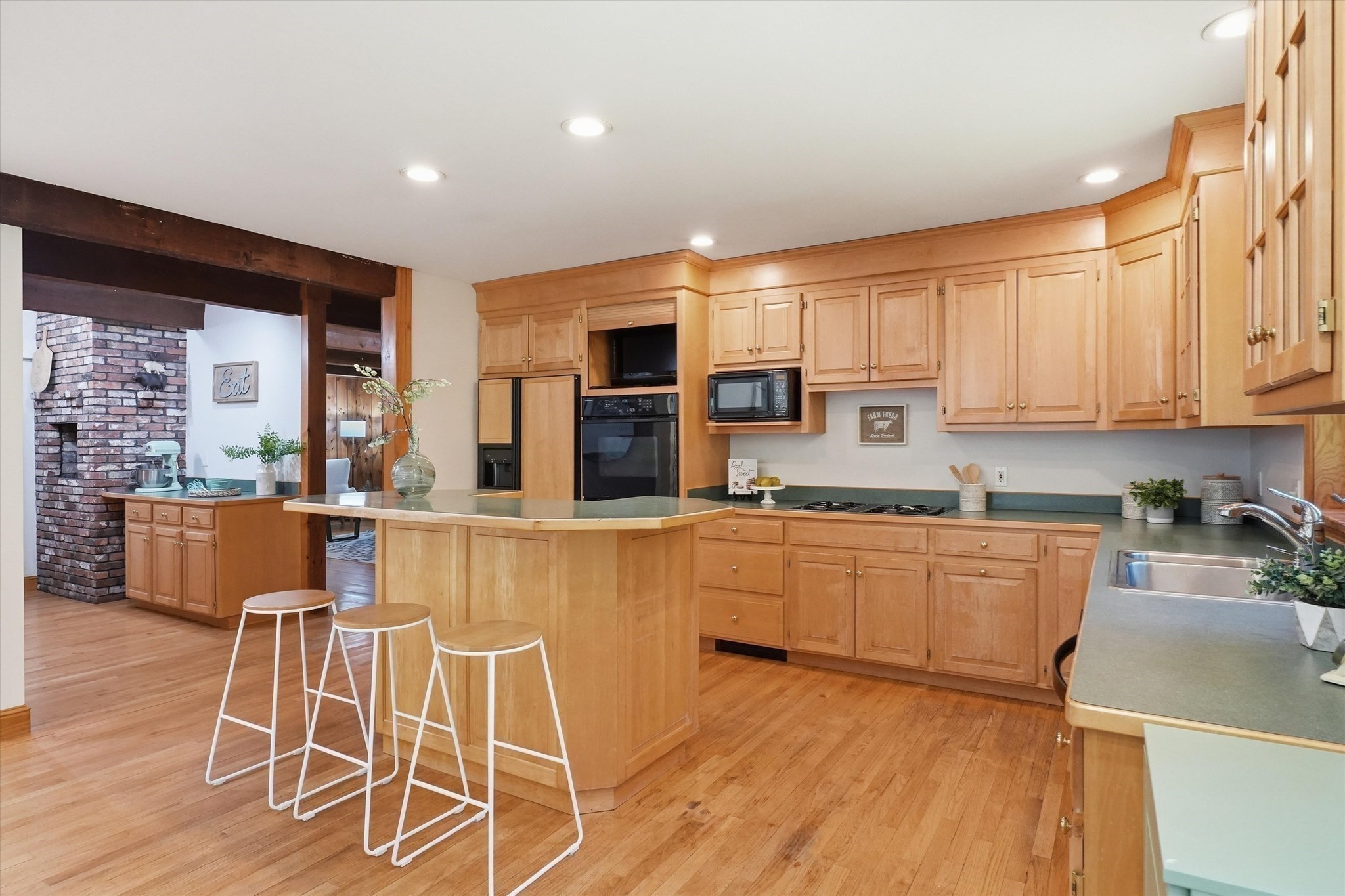 770 Boxford Street Property Photo 10