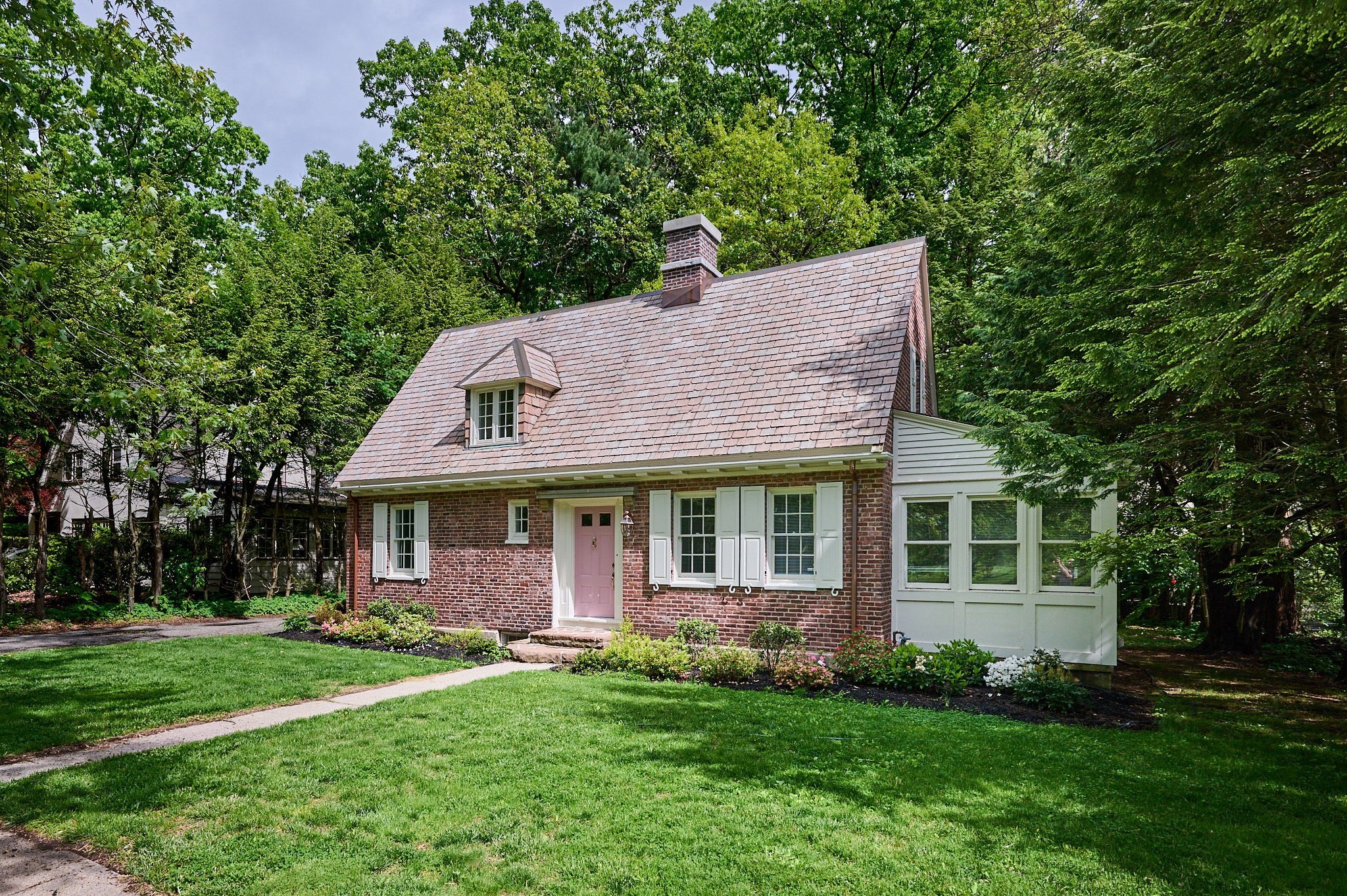 43 Woodlawn Ave Property Photo 1