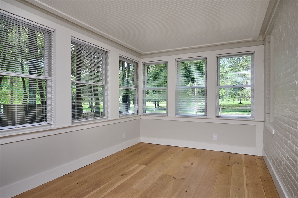 43 Woodlawn Ave Property Photo 6