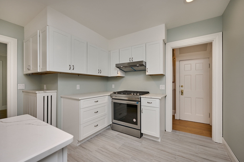 43 Woodlawn Ave Property Photo 7