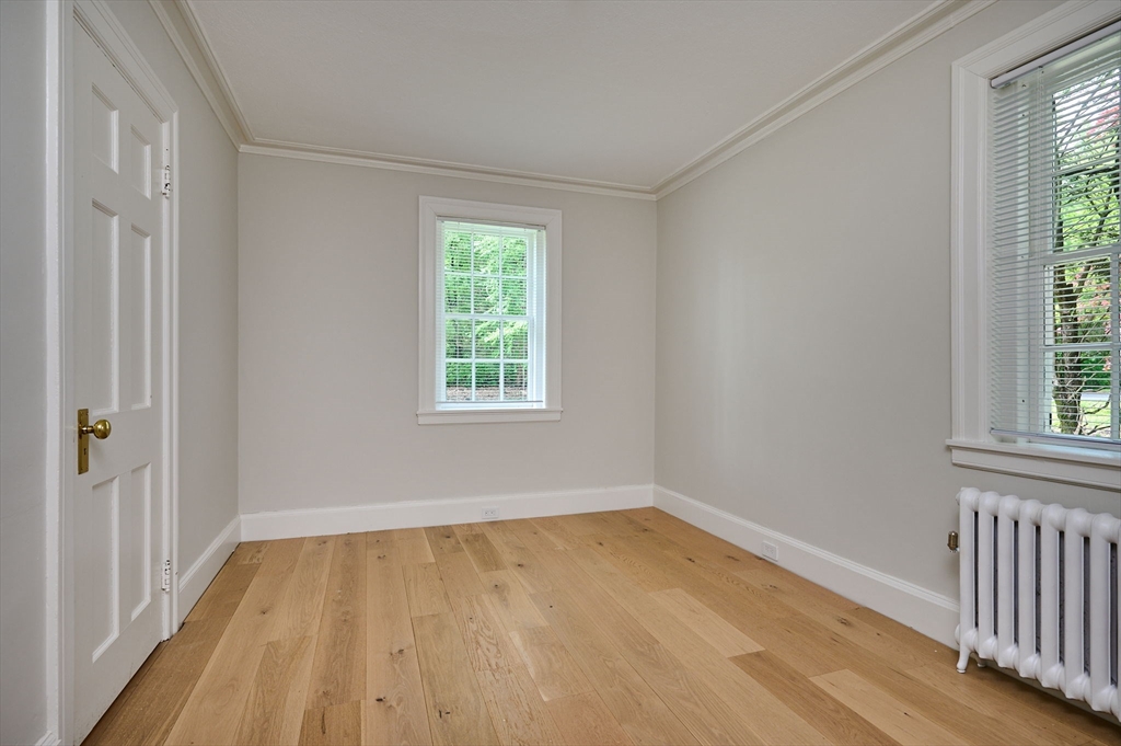 43 Woodlawn Ave Property Photo 11