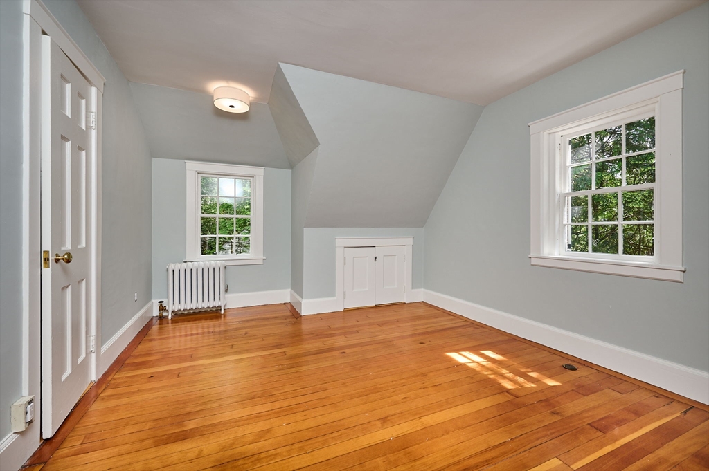 43 Woodlawn Ave Property Photo 15