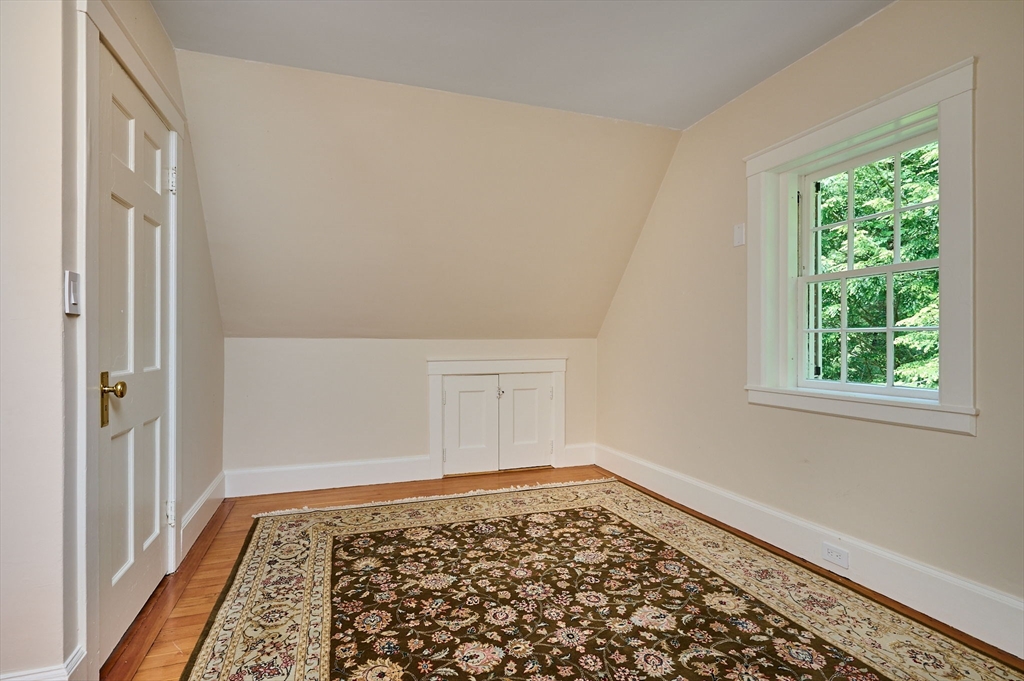 43 Woodlawn Ave Property Photo 18