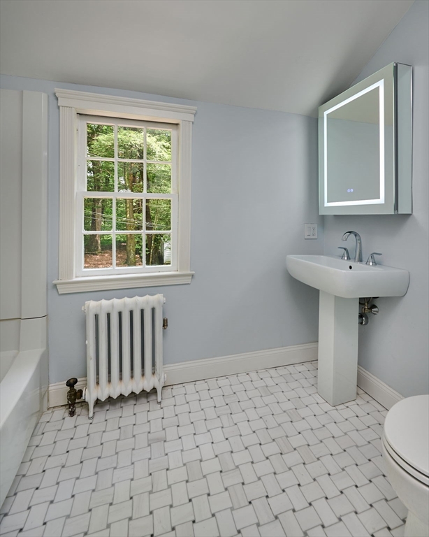 43 Woodlawn Ave Property Photo 19