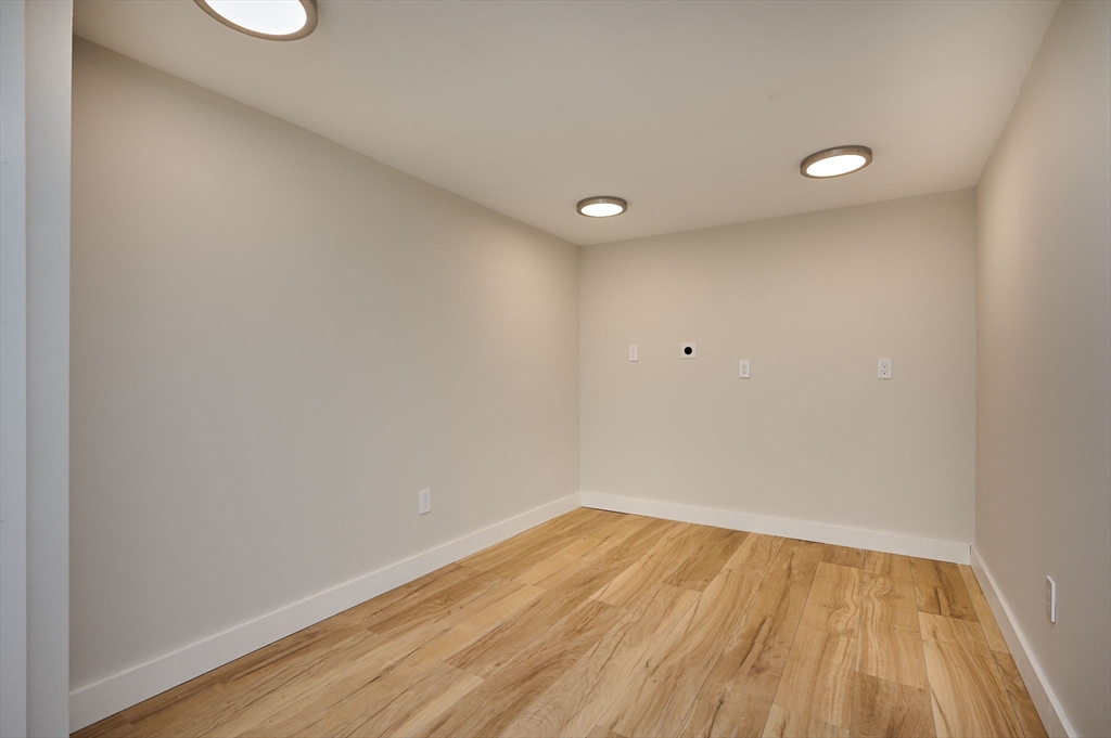 43 Woodlawn Ave Property Photo 21