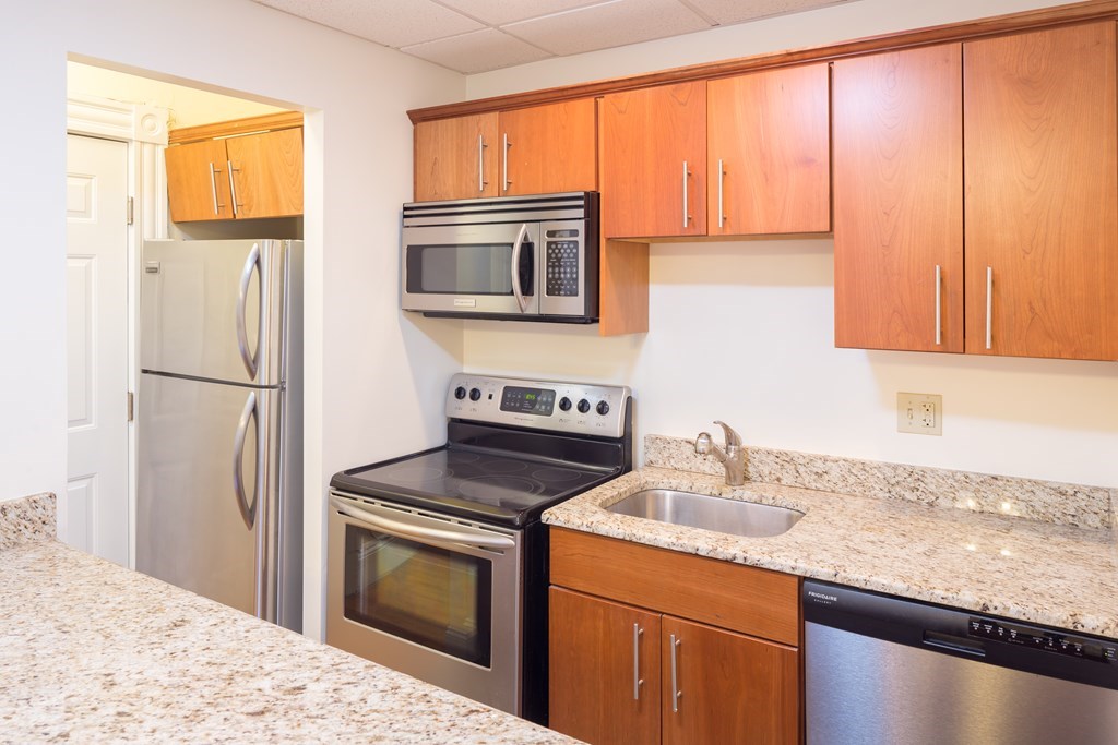 154 Newbury St Property Photo 2