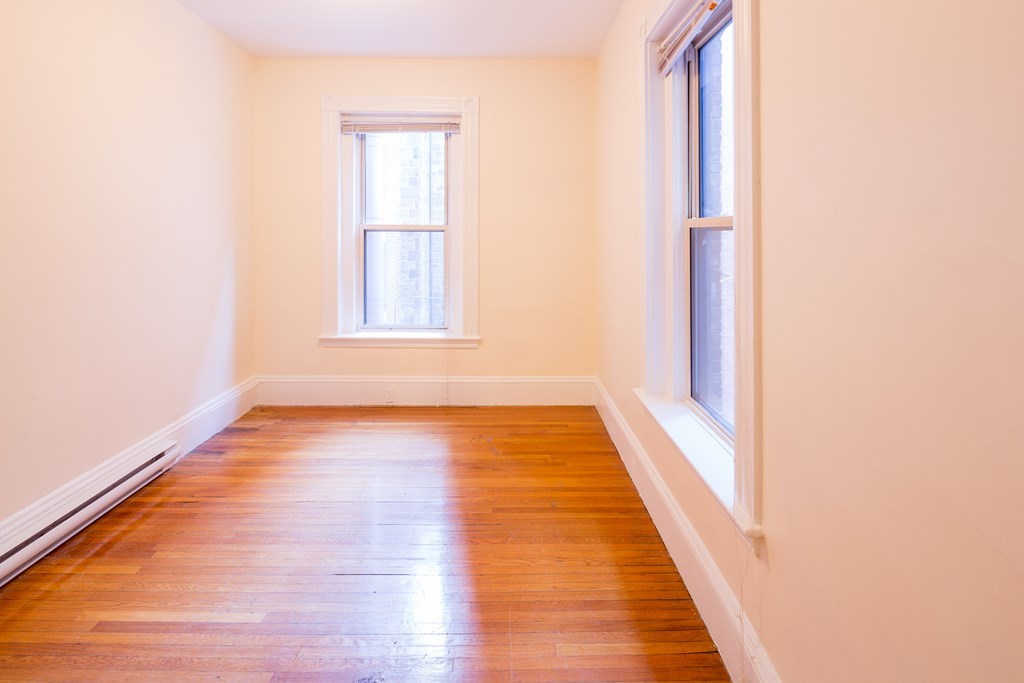 154 Newbury St Property Photo 6