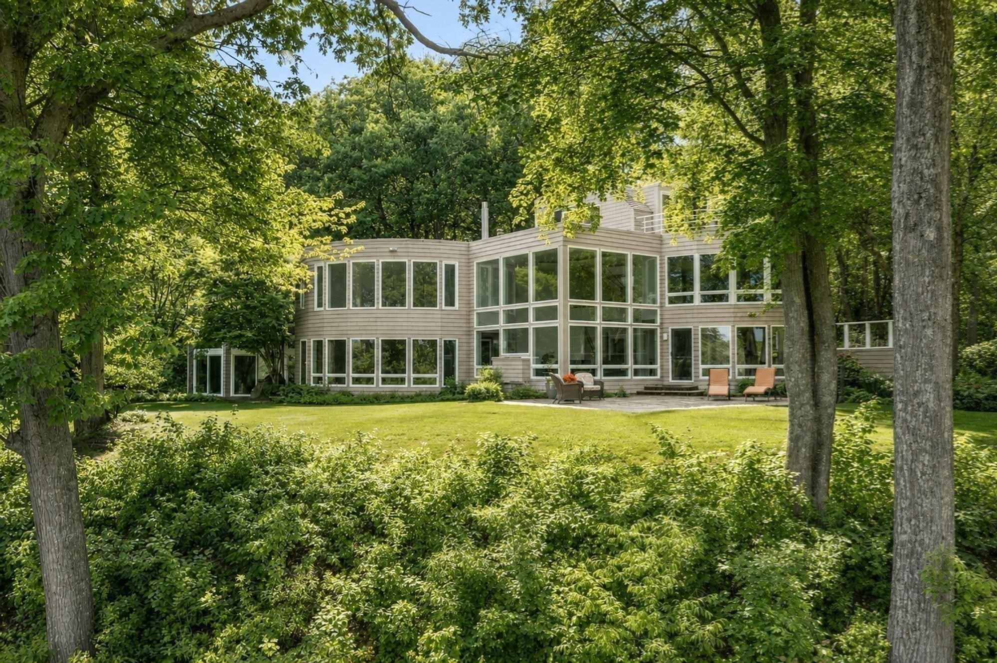 389 River Rd