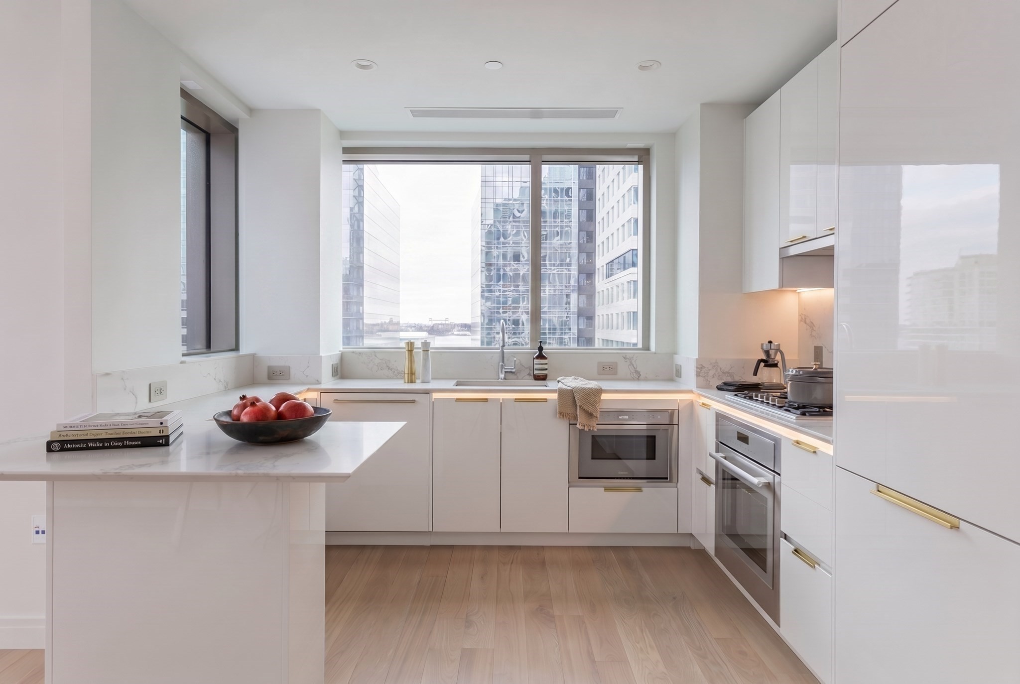 133 Seaport Blvd # 902 Property Photo 2