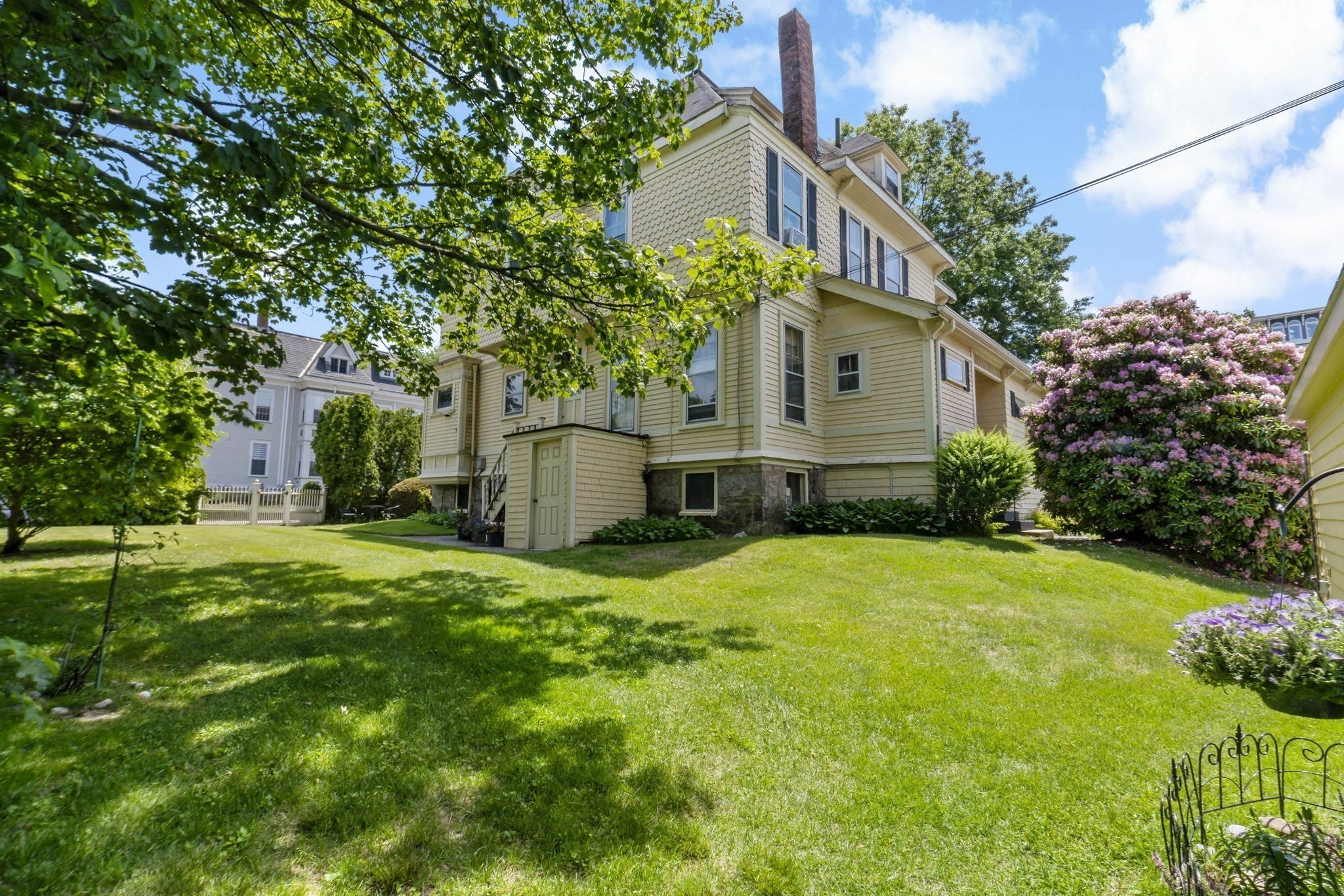 216 Prospect St Property Photo 5