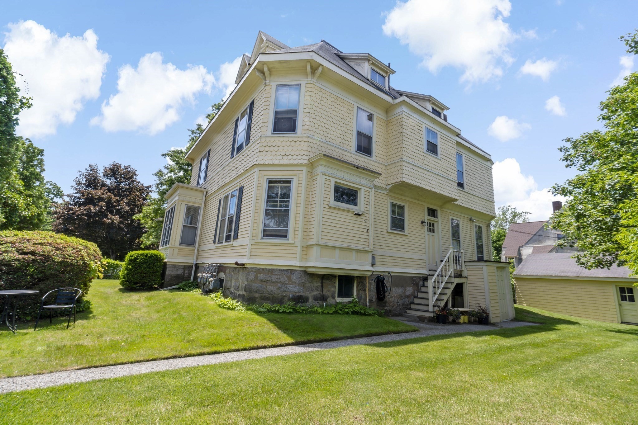 216 Prospect St Property Photo 6