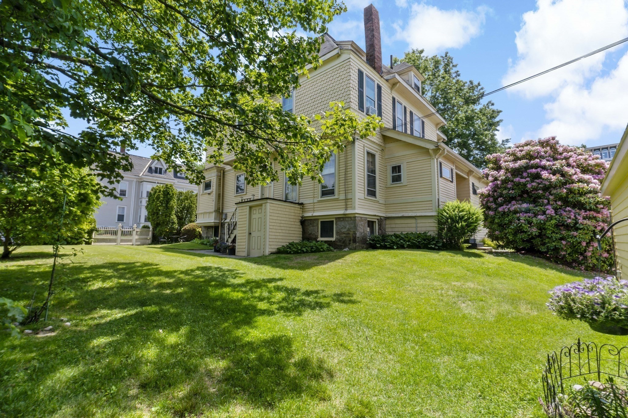 216 Prospect St Property Photo 6