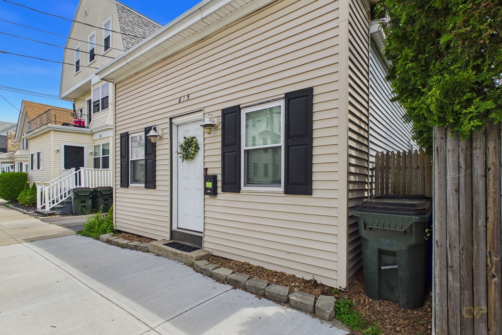 615 Robeson St Property Photo 3