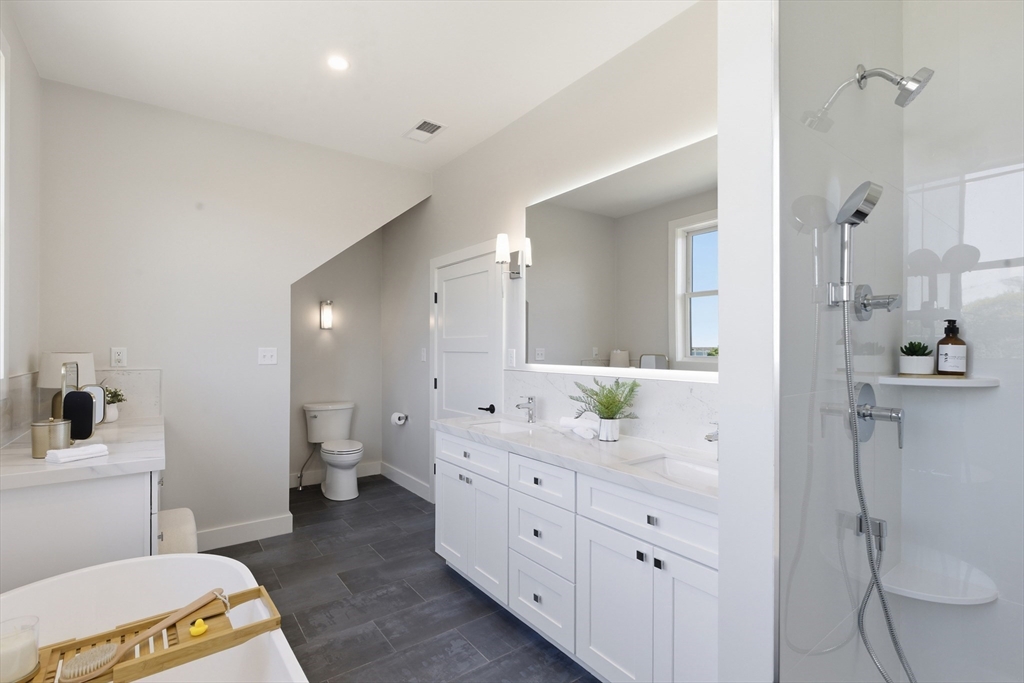 67 Queen St # 4c Property Photo 24