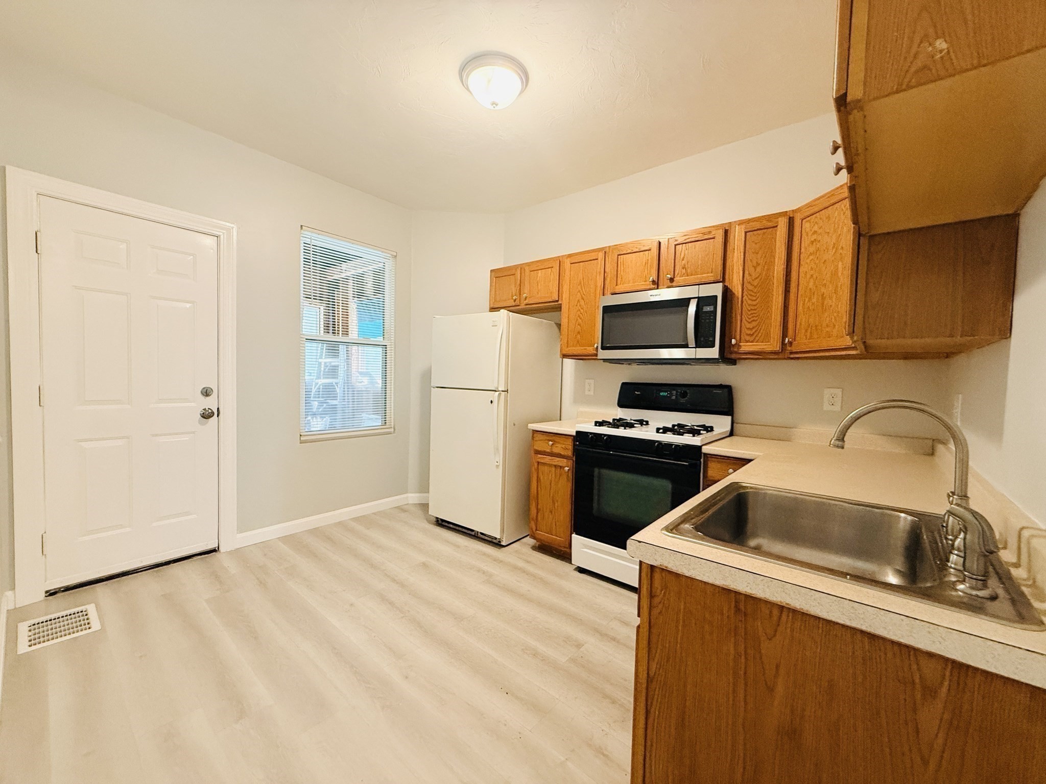 93 Zeigler St # 1 Property Photo 6