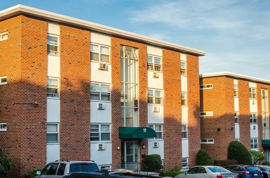 10 Commonwealth Ct # 2 Property Photo 11