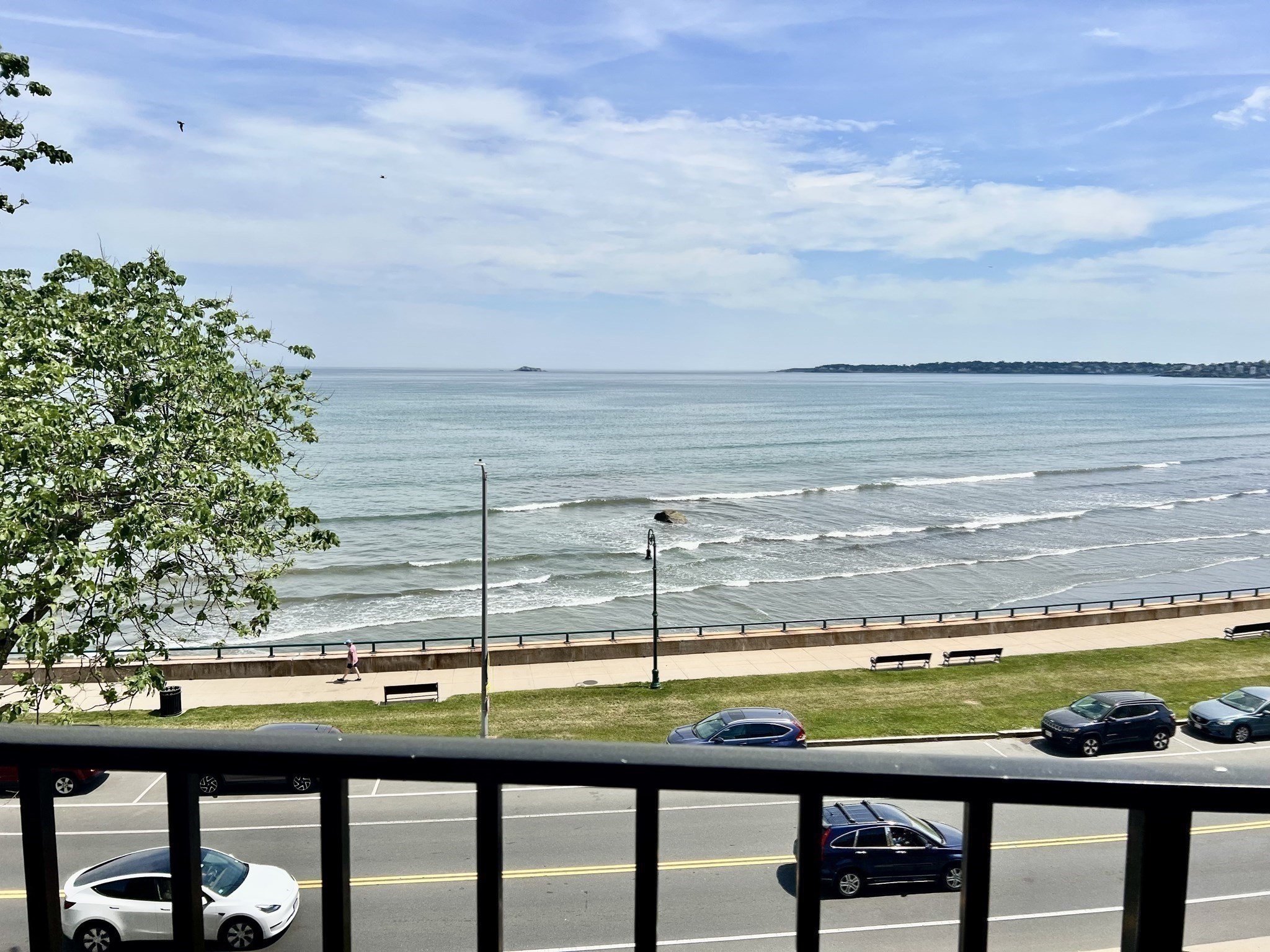 295 Lynn Shore Drive # 402 Property Photo 4