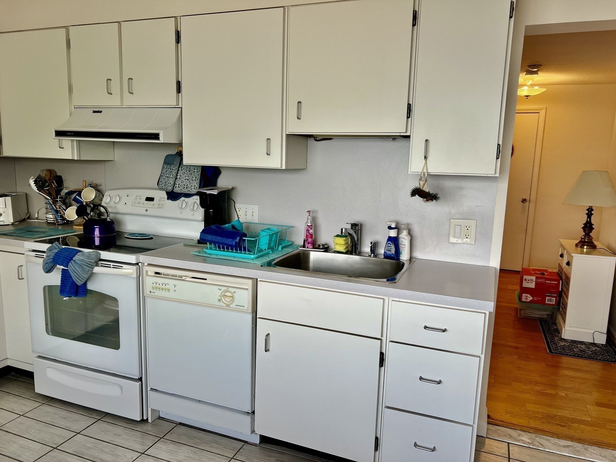 295 Lynn Shore Drive # 402 Property Photo 10