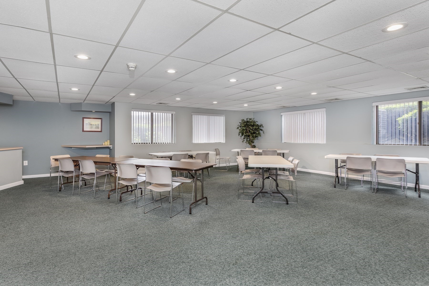 295 Lynn Shore Drive # 402 Property Photo 19