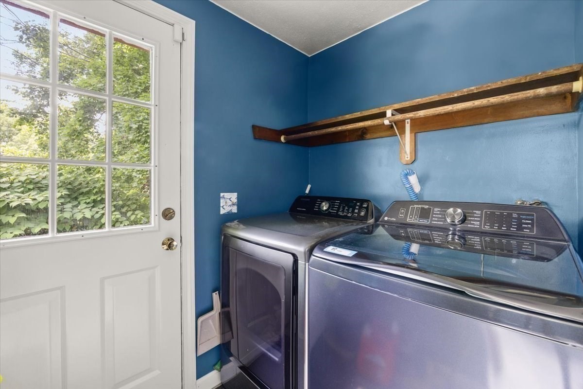 115 Springhill Ave Property Photo 9