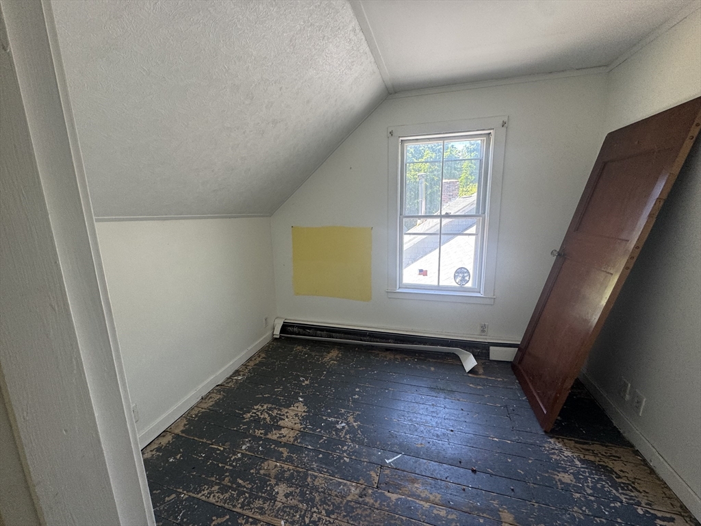 252 Main St Property Photo 9