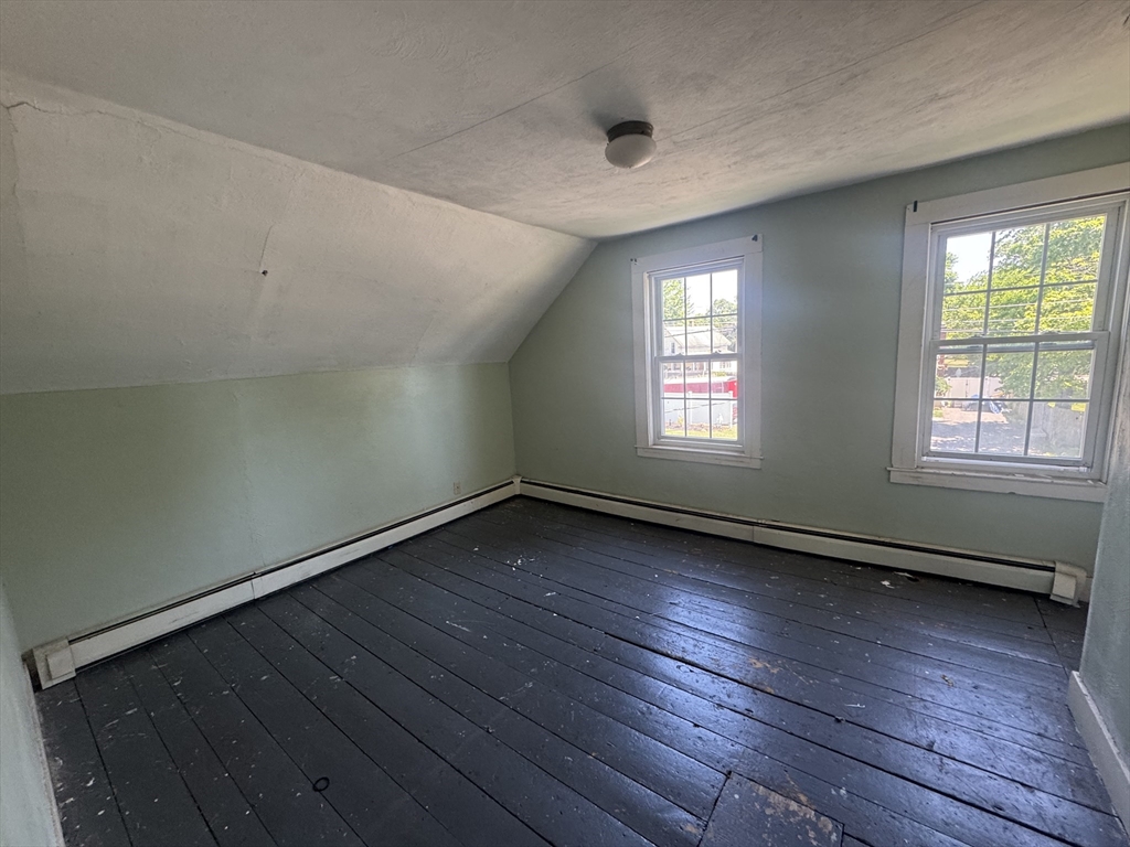 252 Main St Property Photo 12