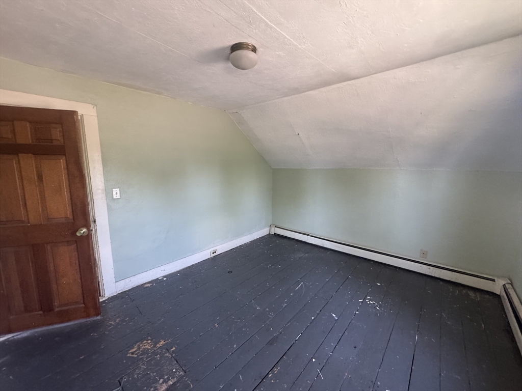 252 Main St Property Photo 13