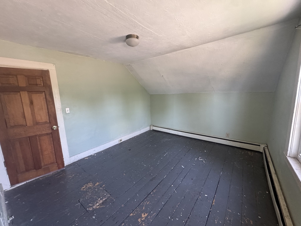 252 Main St Property Photo 14
