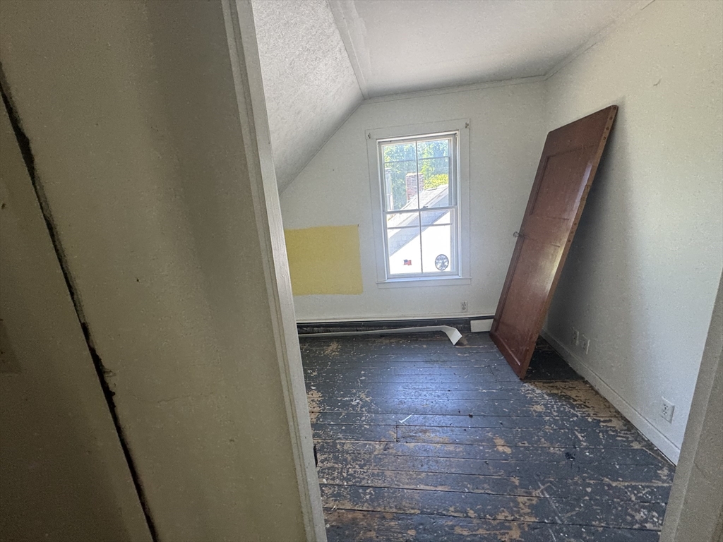 252 Main St Property Photo 15