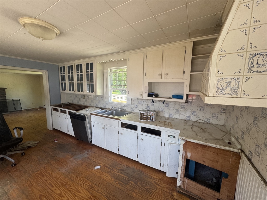 252 Main St Property Photo 18