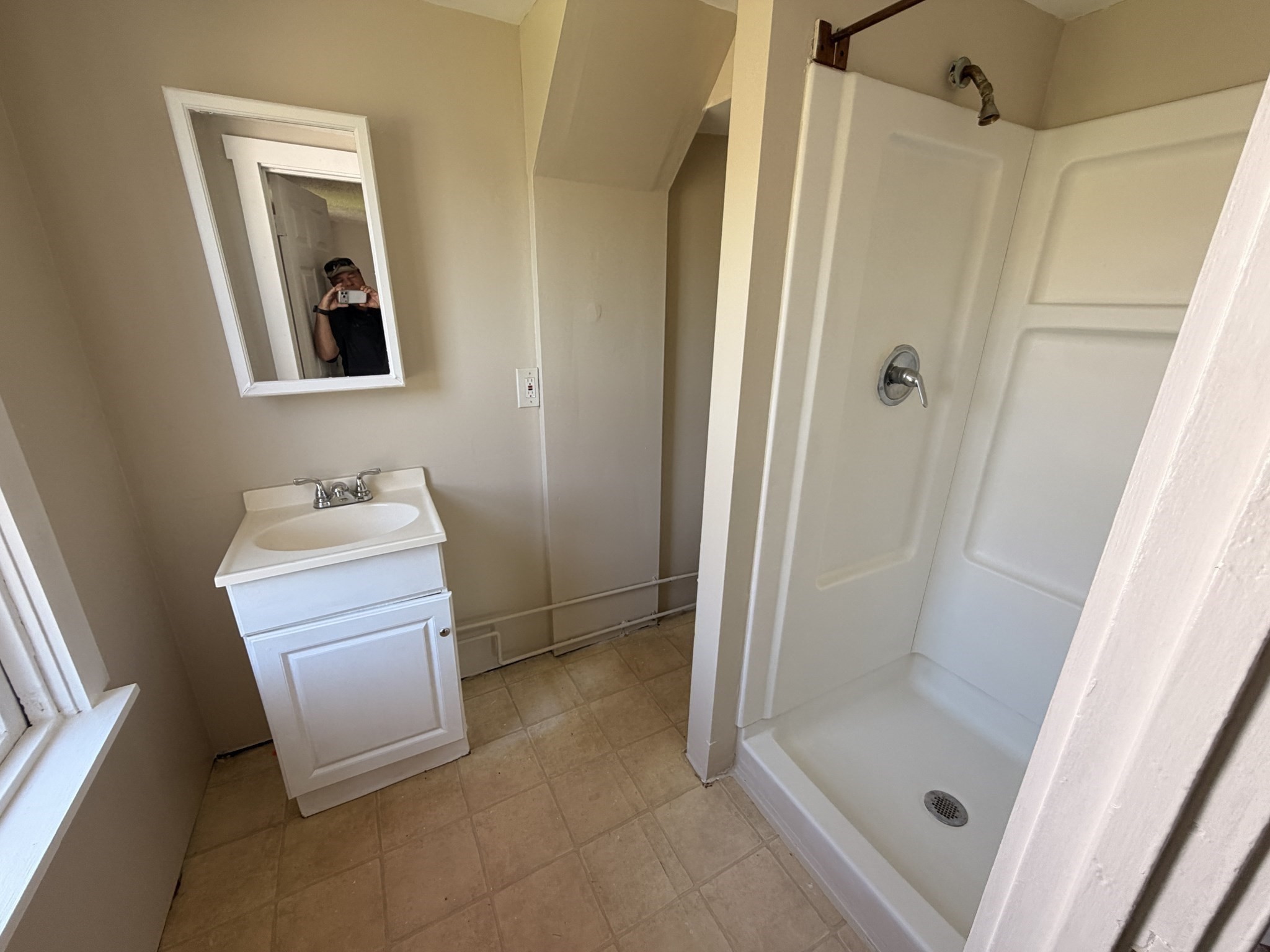 326 Thacher St Property Photo 9