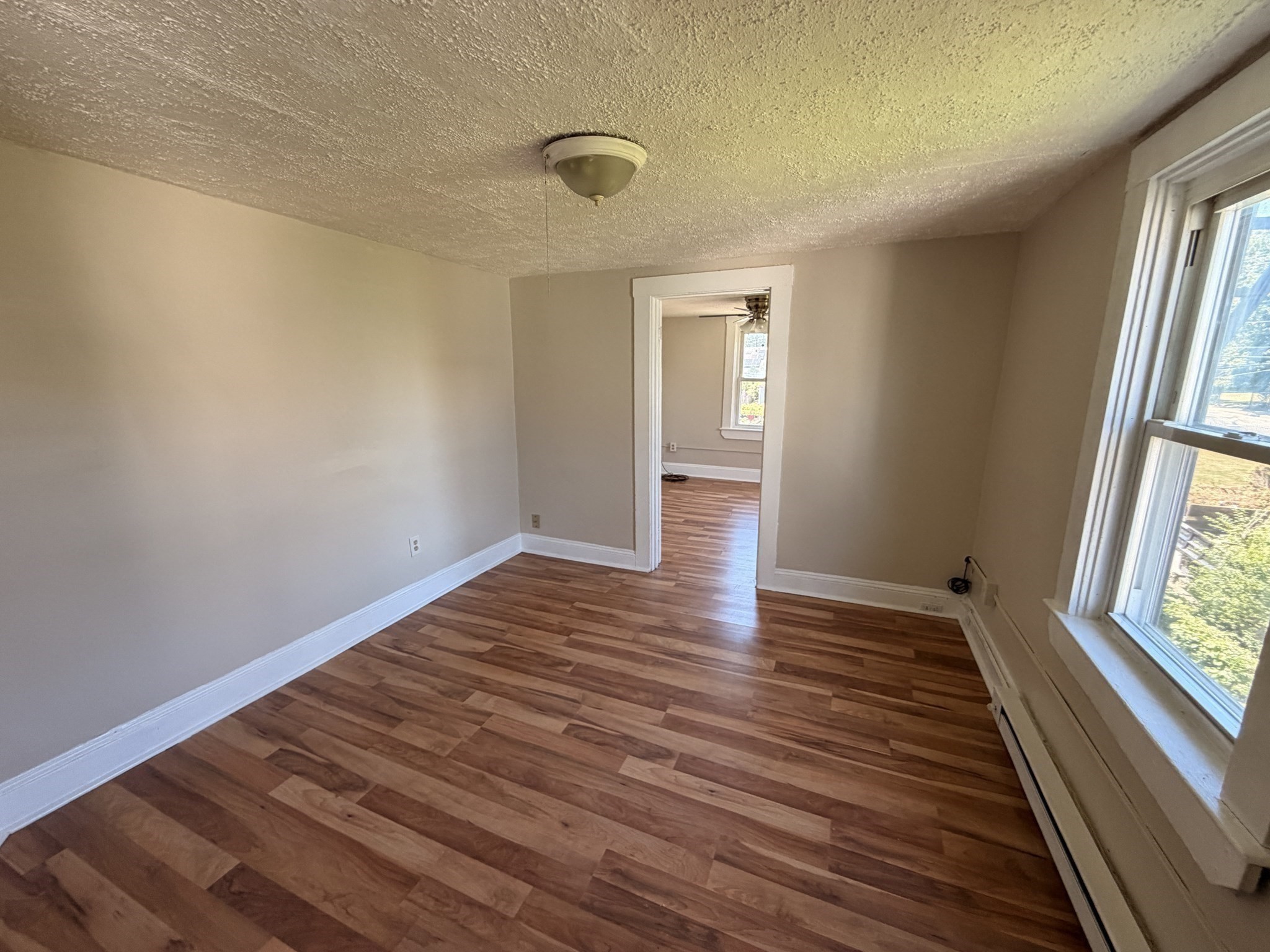 326 Thacher St Property Photo 10