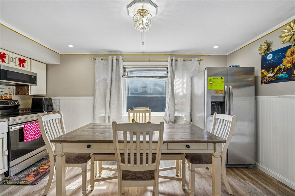 638 Boston St Property Photo 4