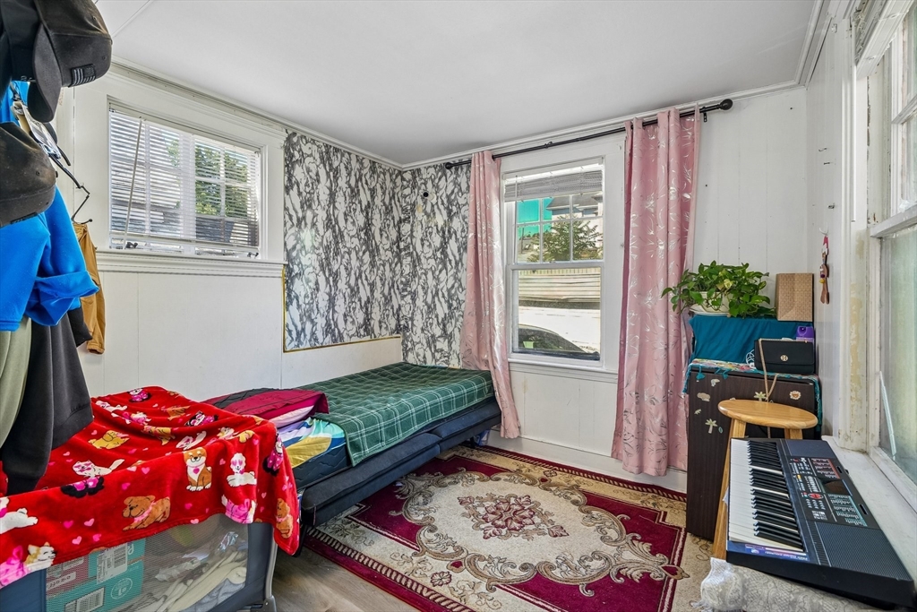 638 Boston St Property Photo 11