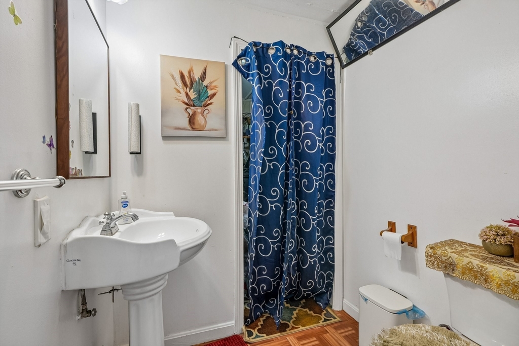 638 Boston St Property Photo 12