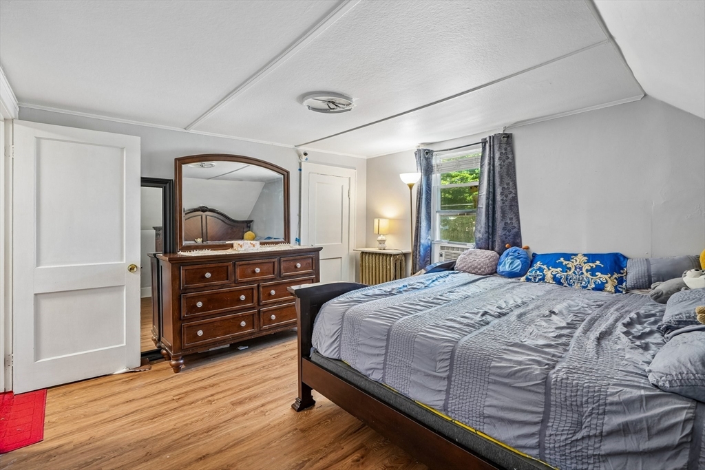 638 Boston St Property Photo 13