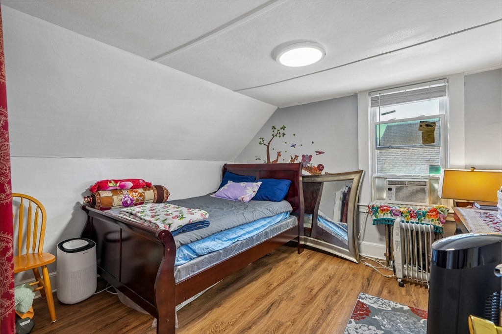 638 Boston St Property Photo 15