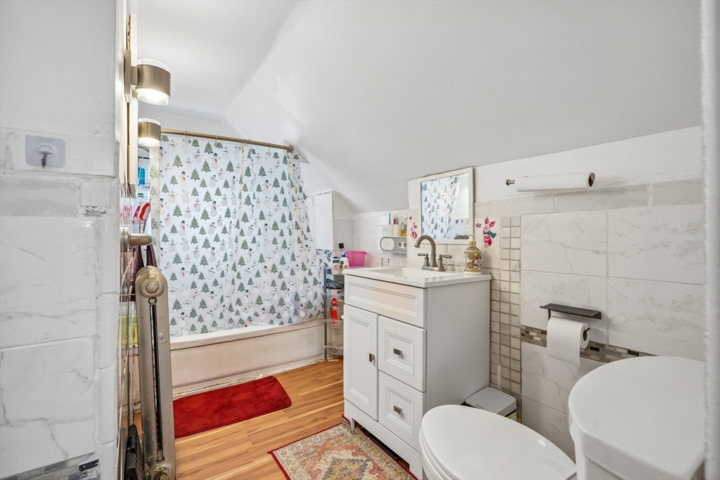 638 Boston St Property Photo 17