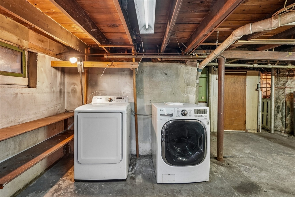 638 Boston St Property Photo 21