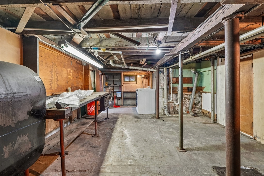638 Boston St Property Photo 22