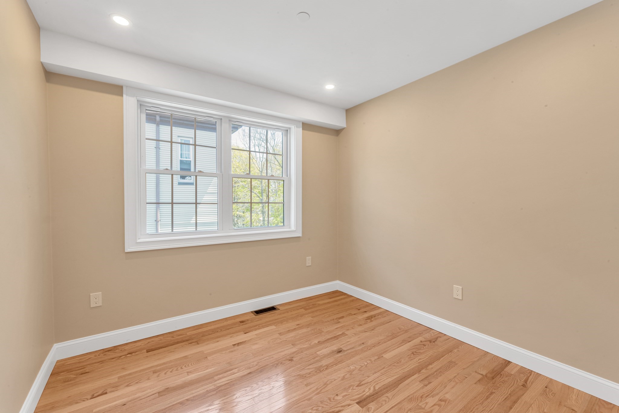 112 Armandine Street # 3 Property Photo 23