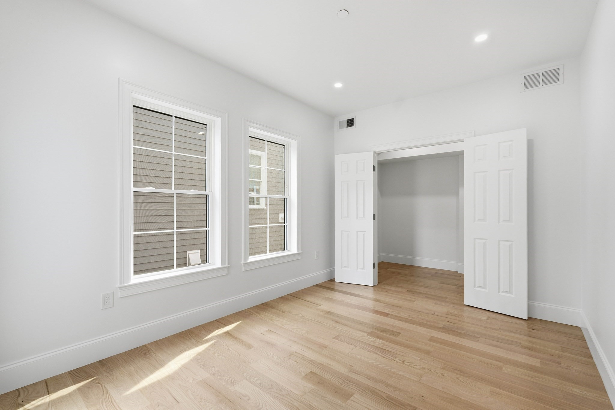 11 Washington Street Property Photo 18