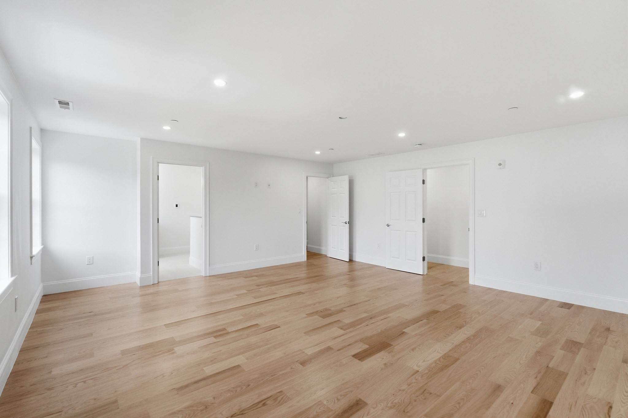 11 Washington Street Property Photo 21