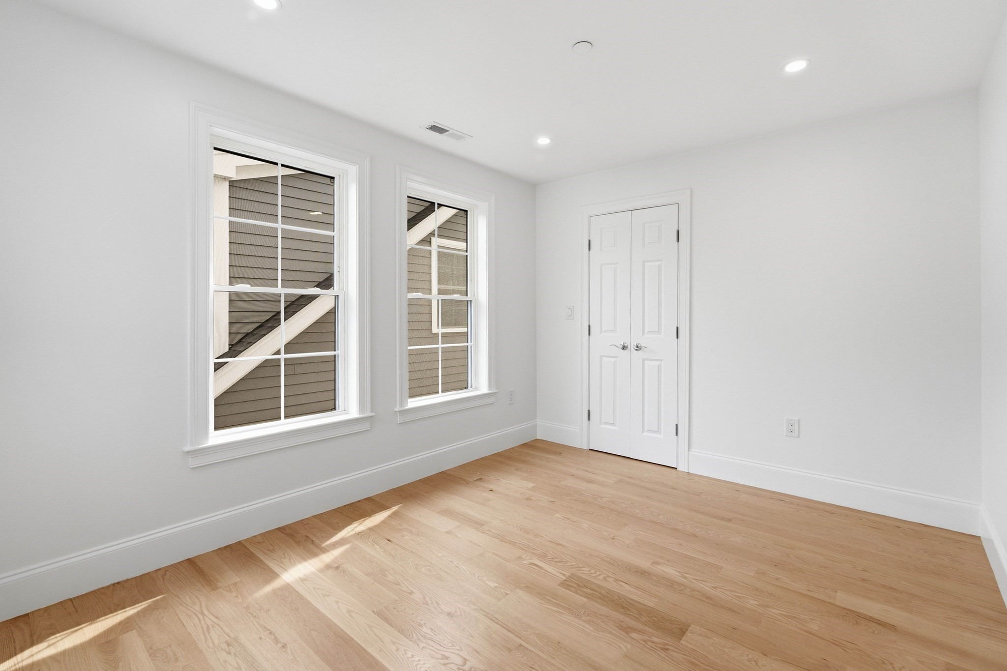 11 Washington Street Property Photo 22